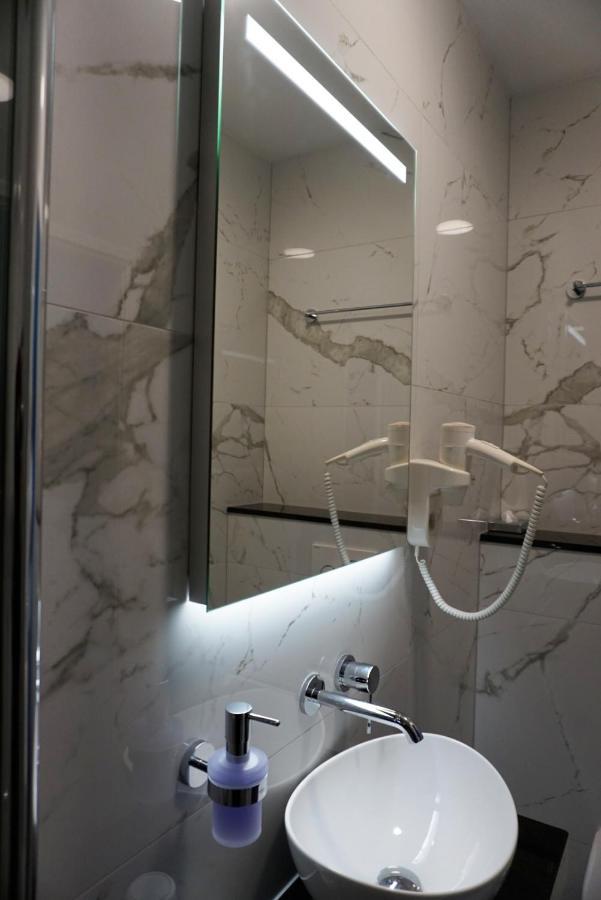 Hotel Astoria กรุงเฮก ภายนอก รูปภาพ